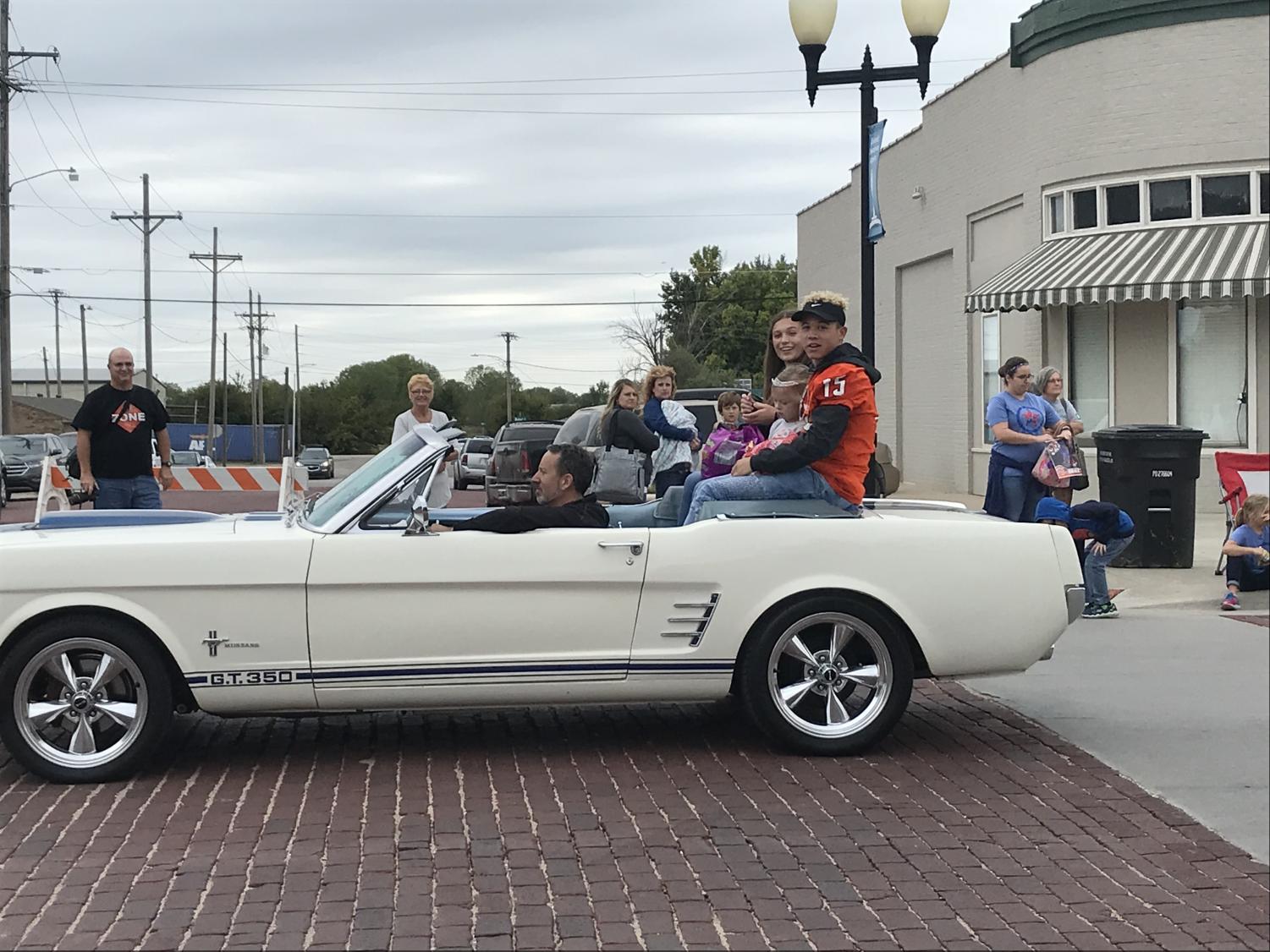 Oriole spirit soars over cold, rainy day