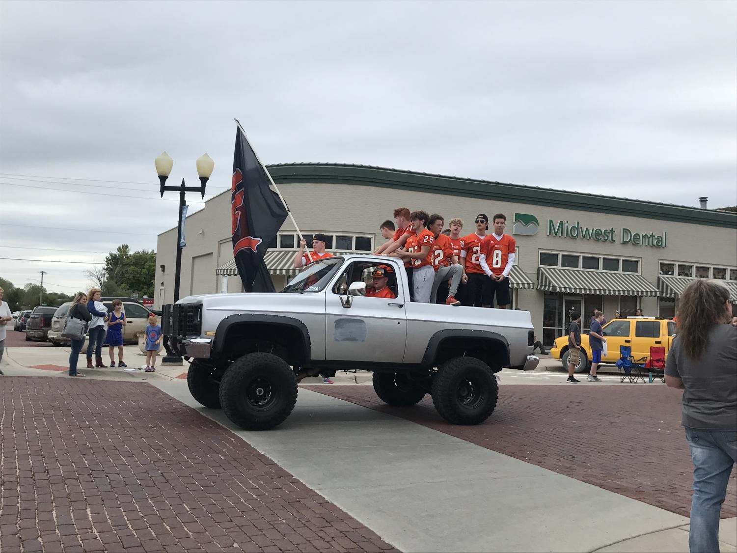 Oriole spirit soars over cold, rainy day