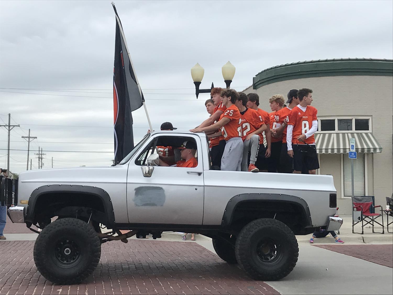 Oriole spirit soars over cold, rainy day
