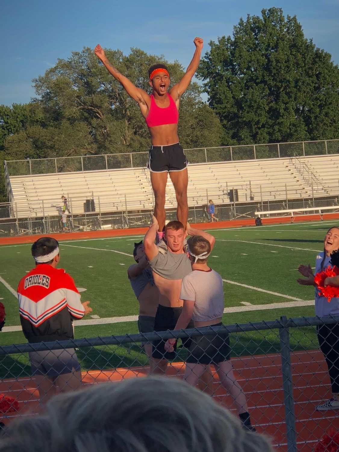 Seniors beat underclassmen during Powderpuff game