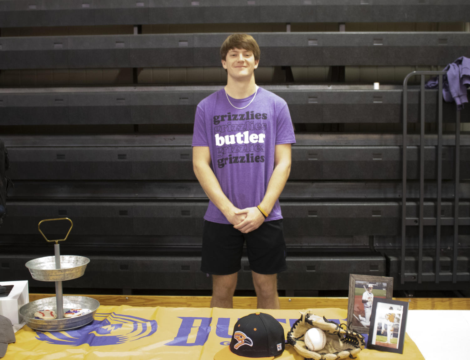 Seniors participate in college spring sports signing